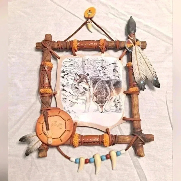 Winter vigil  wolves by the Bradford exchange Plate - Picture 1 of 15